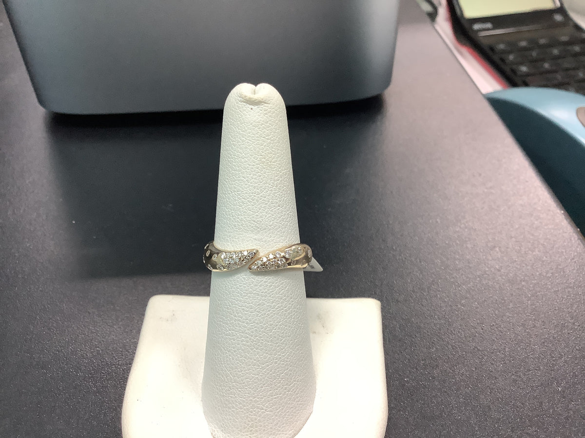 14KY & nat diamond fashion ring