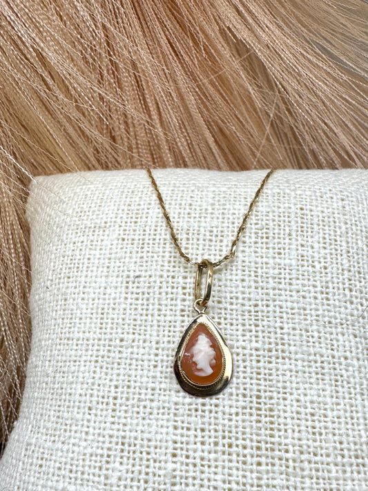 14KY Vintage mini Cameo necklace